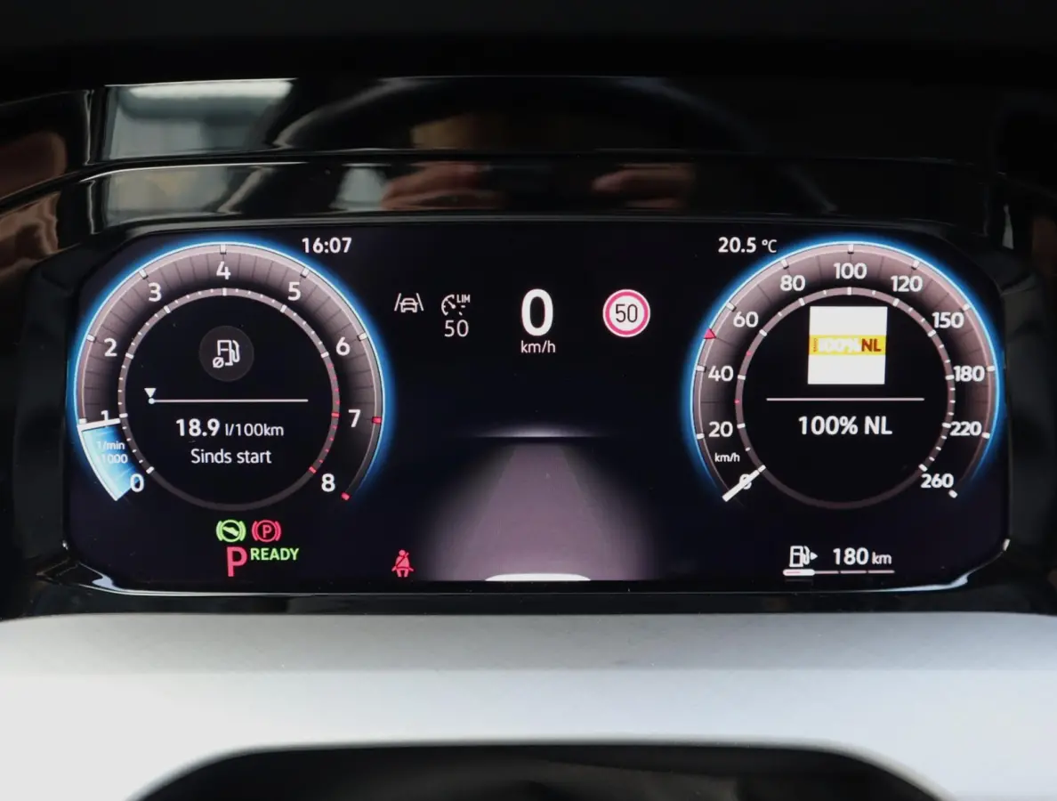 1.5 eTSI Life Edition | Trekhaak | Black | Stuur en  Stoelverwarming