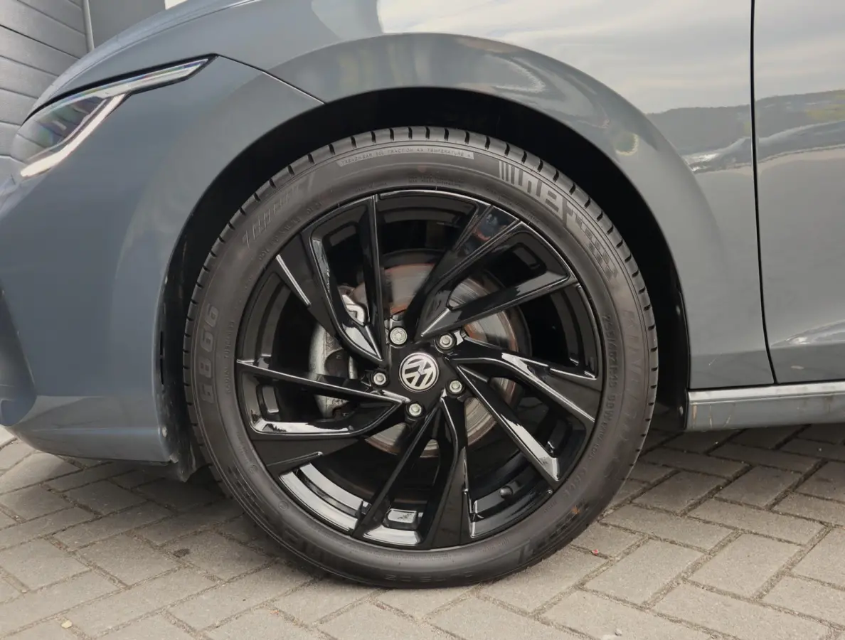 1.5 eTSI Life Edition | Trekhaak | Black | Stuur en  Stoelverwarming