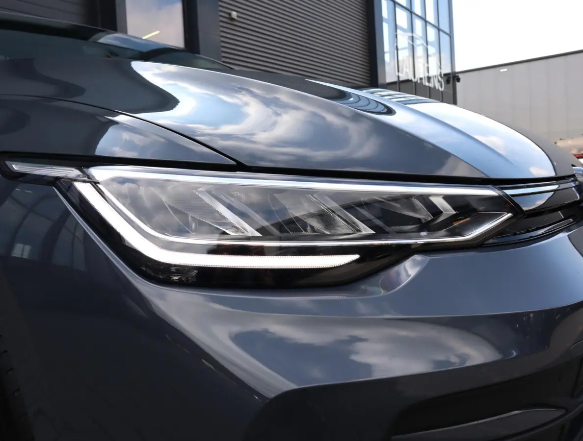 1.5 eTSI Life Edition | Trekhaak | Black | Stuur en  Stoelverwarming