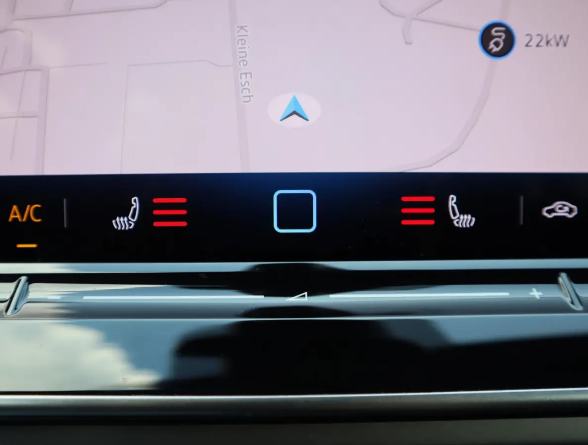 1.5 eTSI Life Edition | Trekhaak | Black | Stuur en  Stoelverwarming