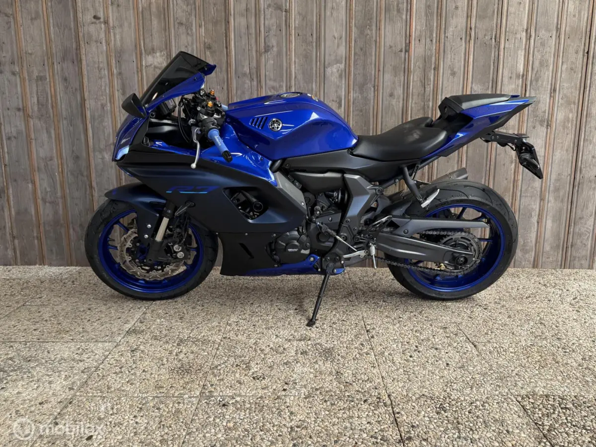 2022 / A2 / Akrapovic / Quickshifter / 35KW