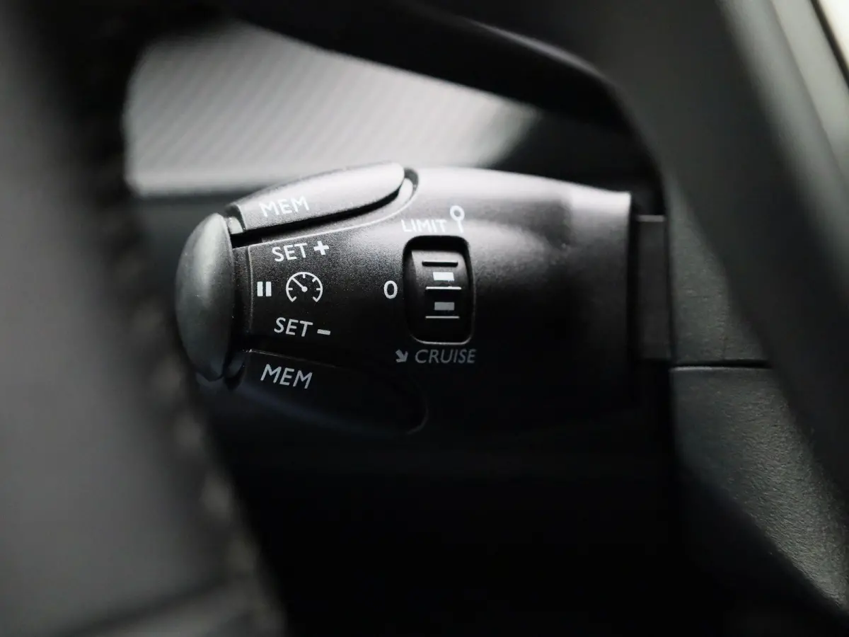 EV Active Pack 50 kWh | NAVIGATIE | PARKEERSENSOREN | LED