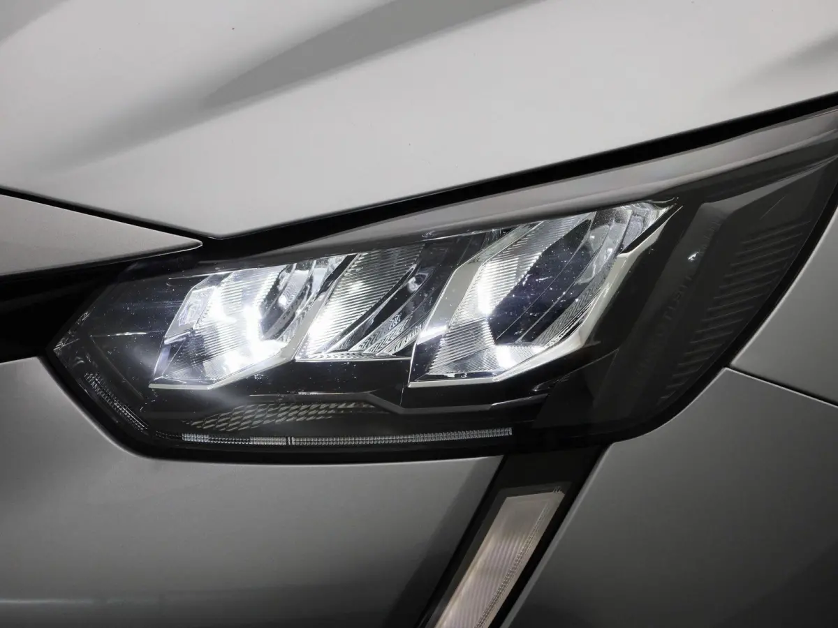 EV Active Pack 50 kWh | NAVIGATIE | PARKEERSENSOREN | LED