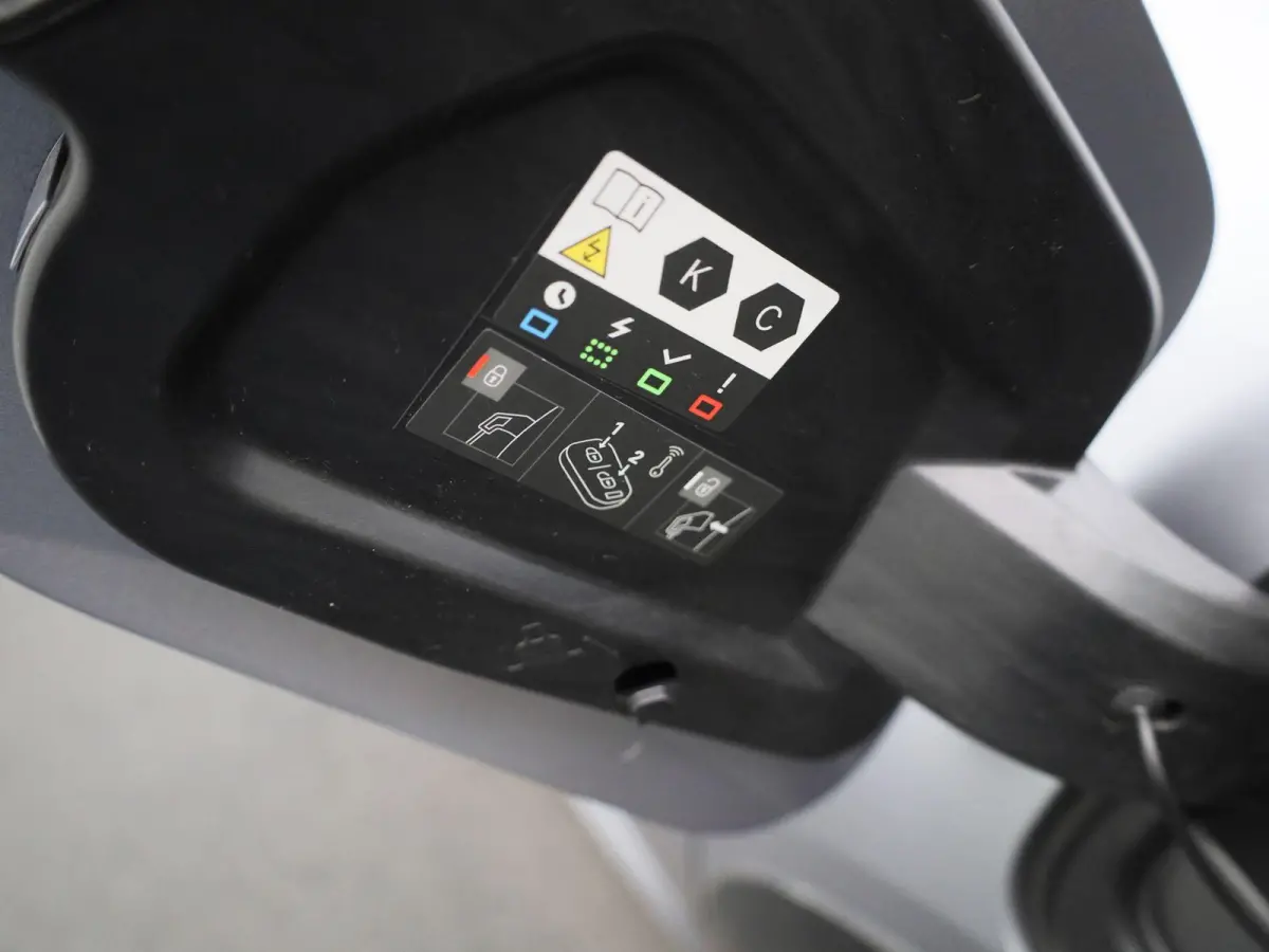 EV Active Pack 50 kWh | NAVIGATIE | PARKEERSENSOREN | LED