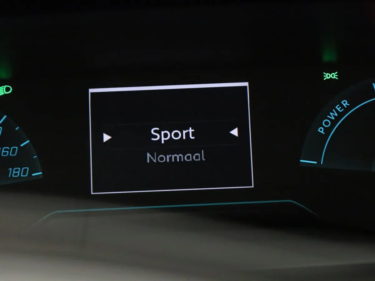 EV Active Pack 50 kWh | NAVIGATIE | PARKEERSENSOREN | LED
