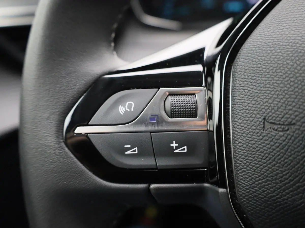 EV Active Pack 50 kWh | NAVIGATIE | PARKEERSENSOREN | LED