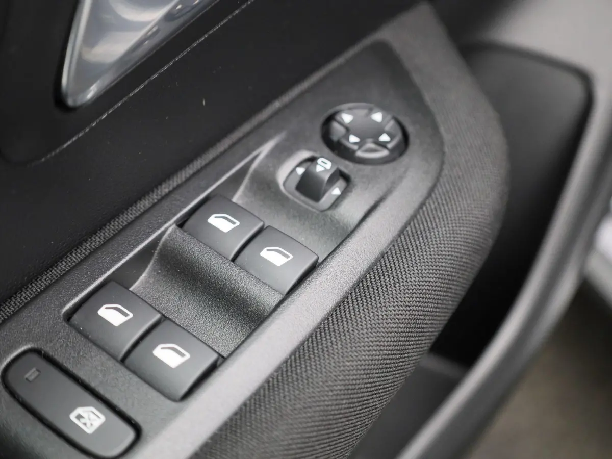 EV Active Pack 50 kWh | NAVIGATIE | PARKEERSENSOREN | LED