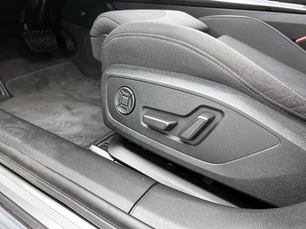 50 TFSI e quattro Advanced edition 299 PK | Panoramadak | Camera | Stoelverwarming | Navigatie | Climate control | Cruise control | Elektrische achterklep |