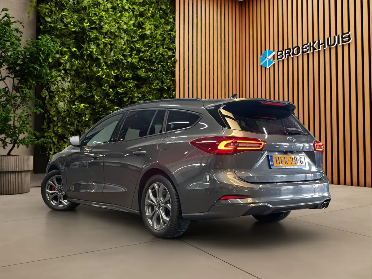 1.0 EcoBoost Hybrid ST Line X | Panorama dak | Adapt. Cruise | B&O | Apple Carplay | AGR-Stoelen | Stoel-stuurverw. | 17''