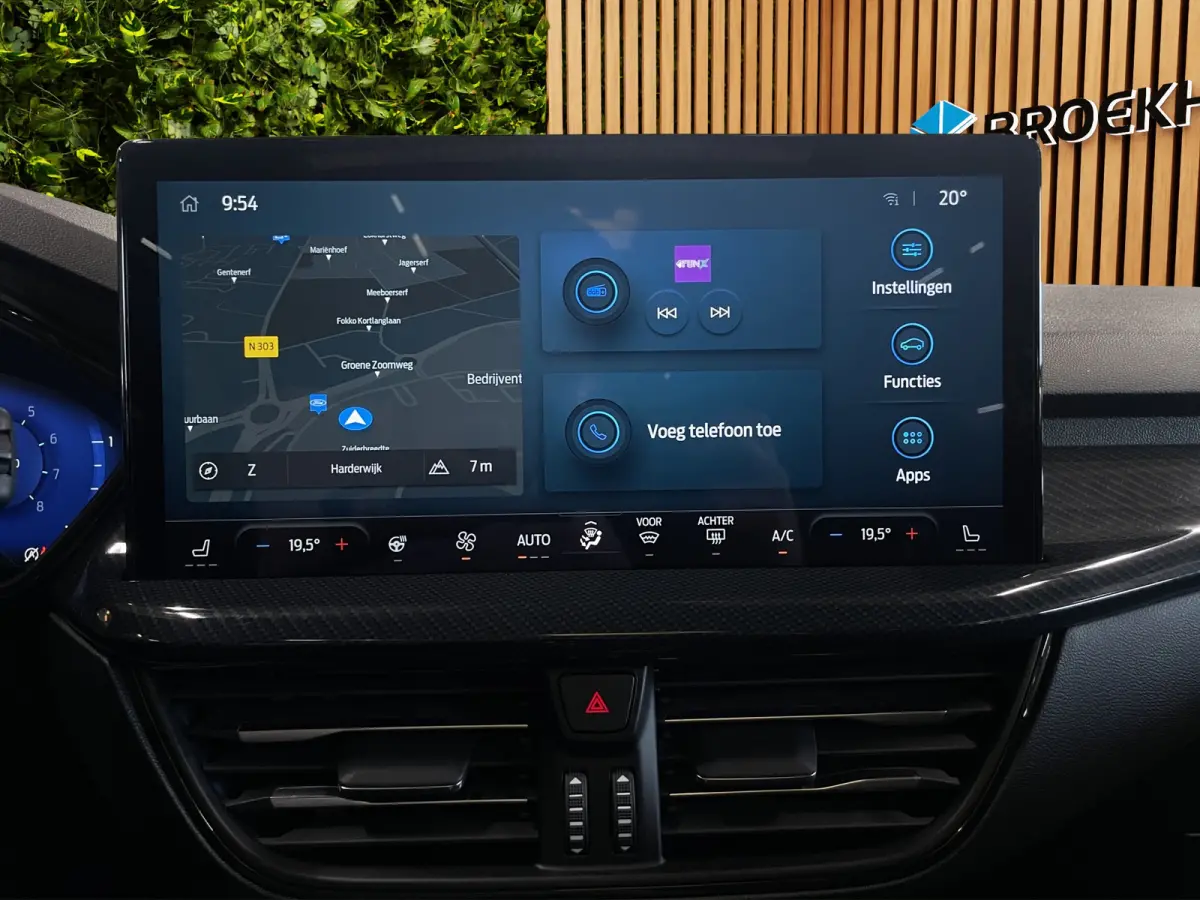 1.0 EcoBoost Hybrid ST Line X | Panorama dak | Adapt. Cruise | B&O | Apple Carplay | AGR-Stoelen | Stoel-stuurverw. | 17''