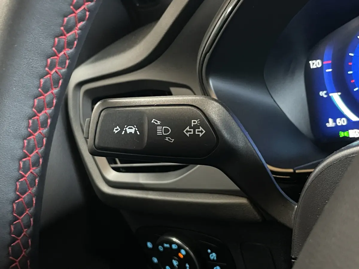 1.0 EcoBoost Hybrid ST Line X | Panorama dak | Adapt. Cruise | B&O | Apple Carplay | AGR-Stoelen | Stoel-stuurverw. | 17''