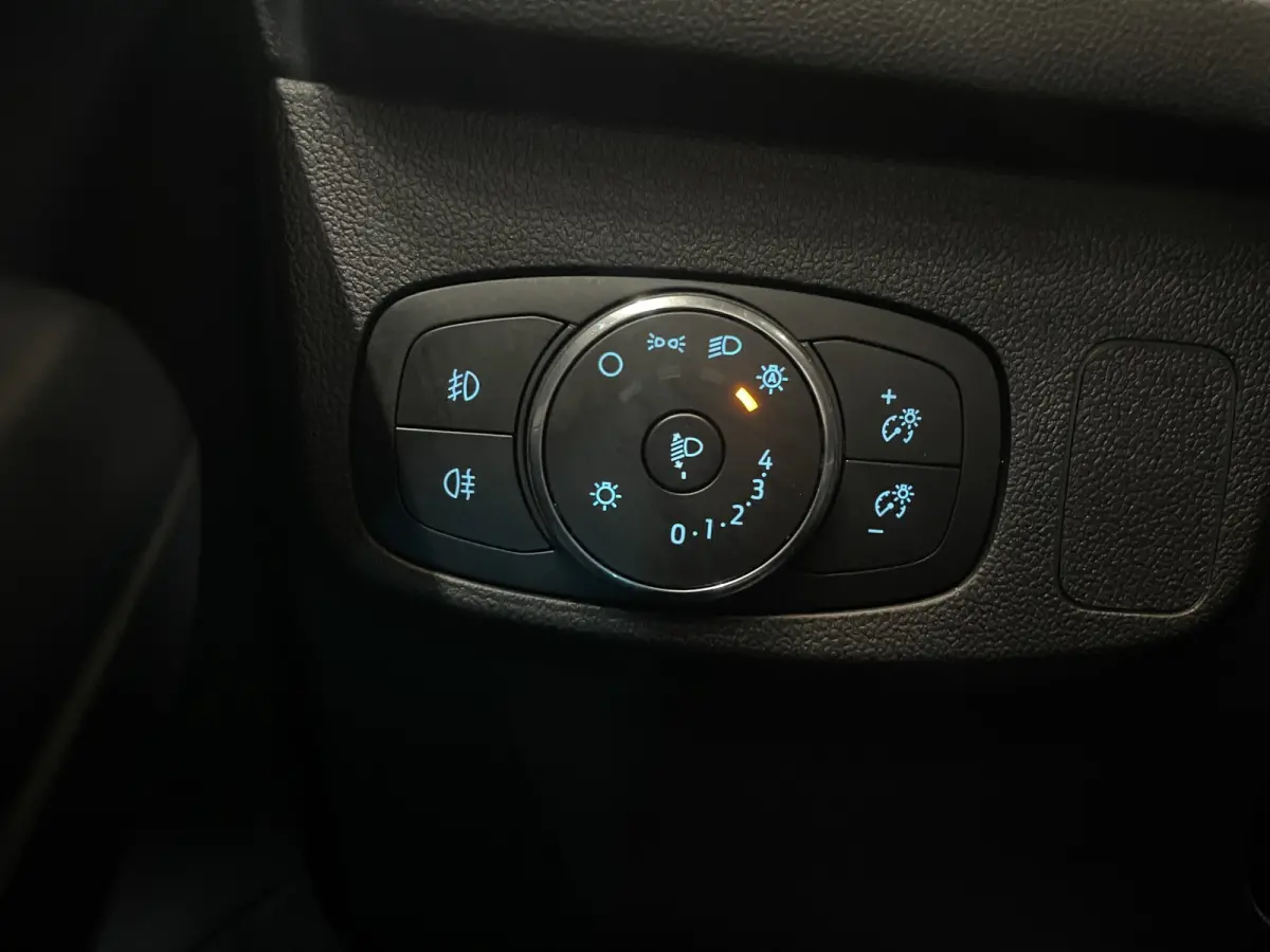 1.0 EcoBoost Hybrid ST Line X | Panorama dak | Adapt. Cruise | B&O | Apple Carplay | AGR-Stoelen | Stoel-stuurverw. | 17''