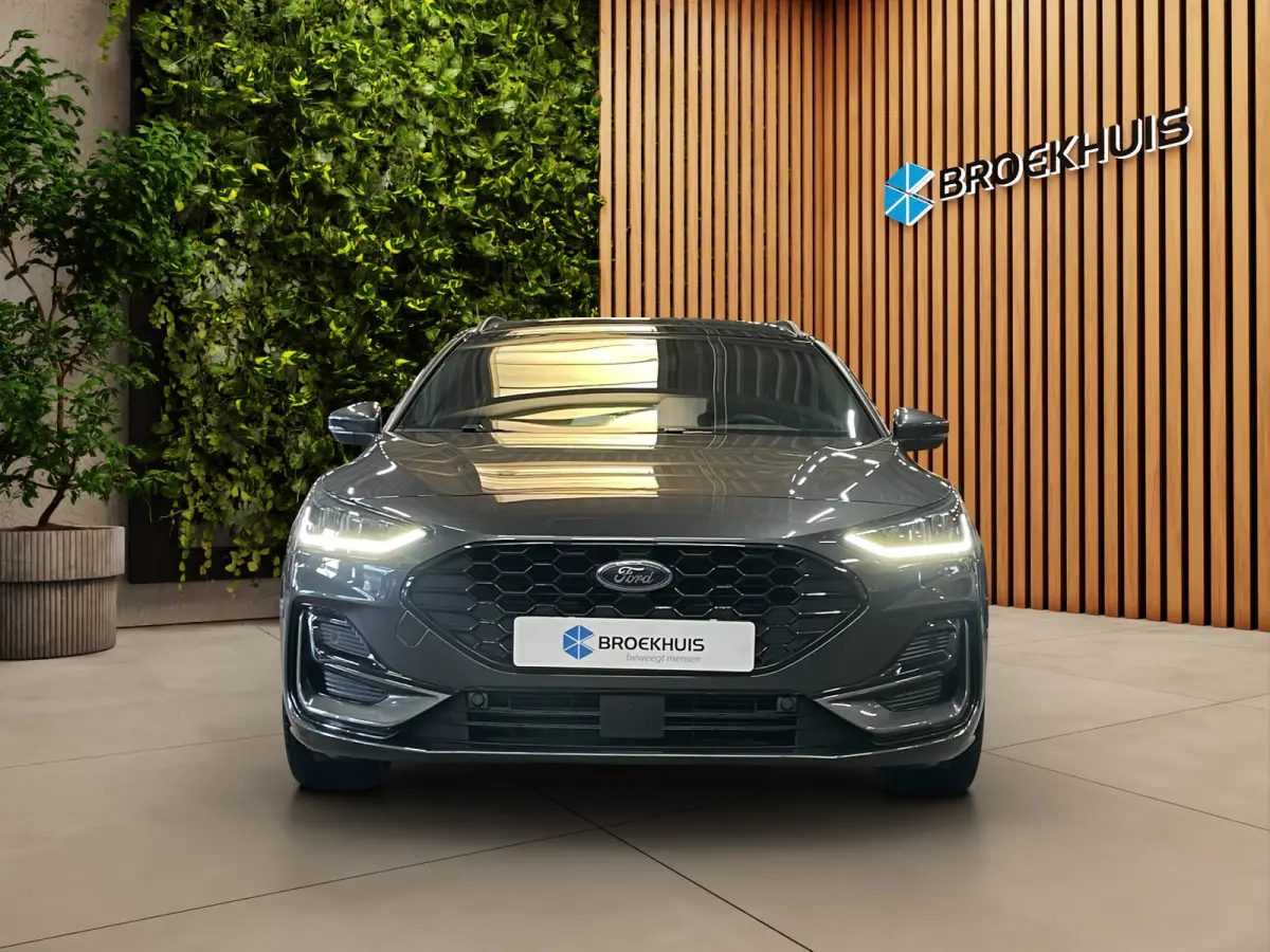 1.0 EcoBoost Hybrid ST Line X | Panorama dak | Adapt. Cruise | B&O | Apple Carplay | AGR-Stoelen | Stoel-stuurverw. | 17''
