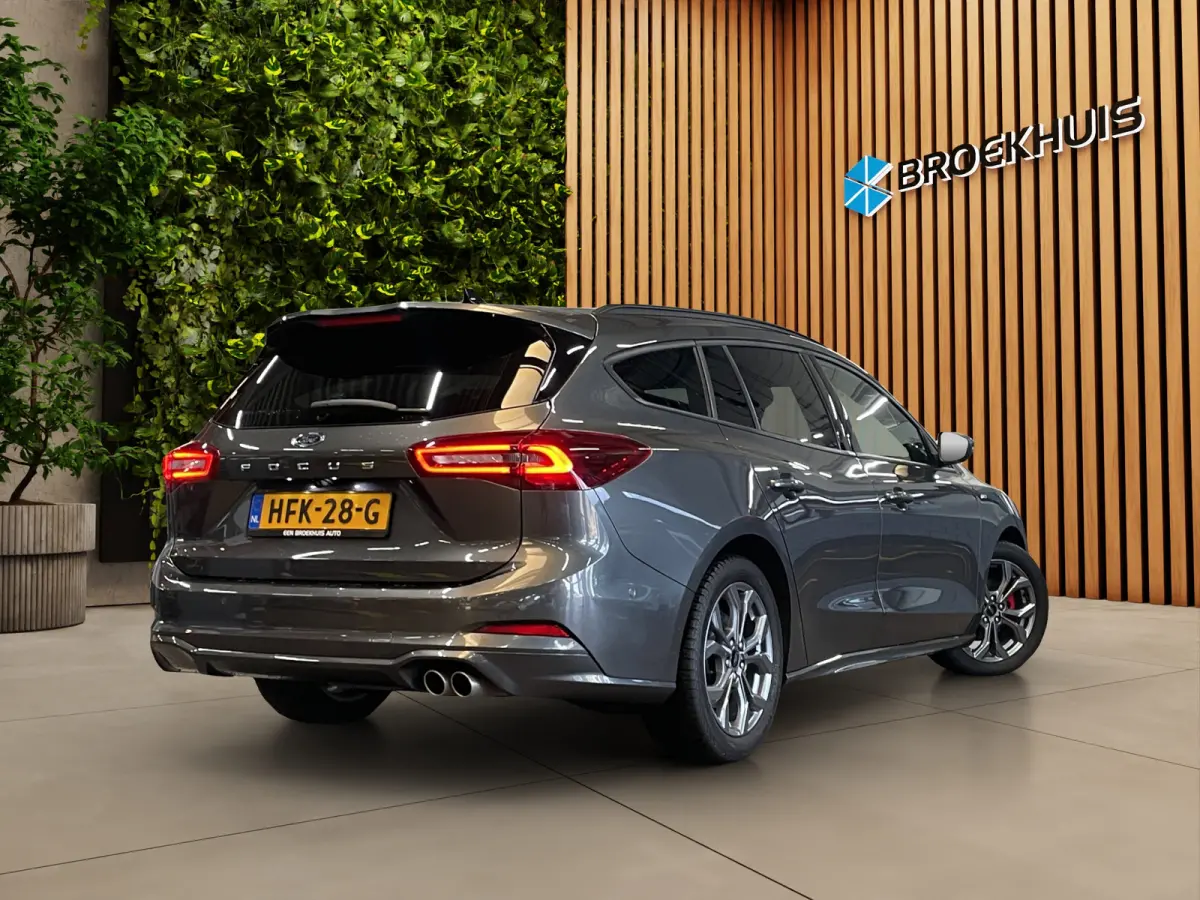 1.0 EcoBoost Hybrid ST Line X | Panorama dak | Adapt. Cruise | B&O | Apple Carplay | AGR-Stoelen | Stoel-stuurverw. | 17''