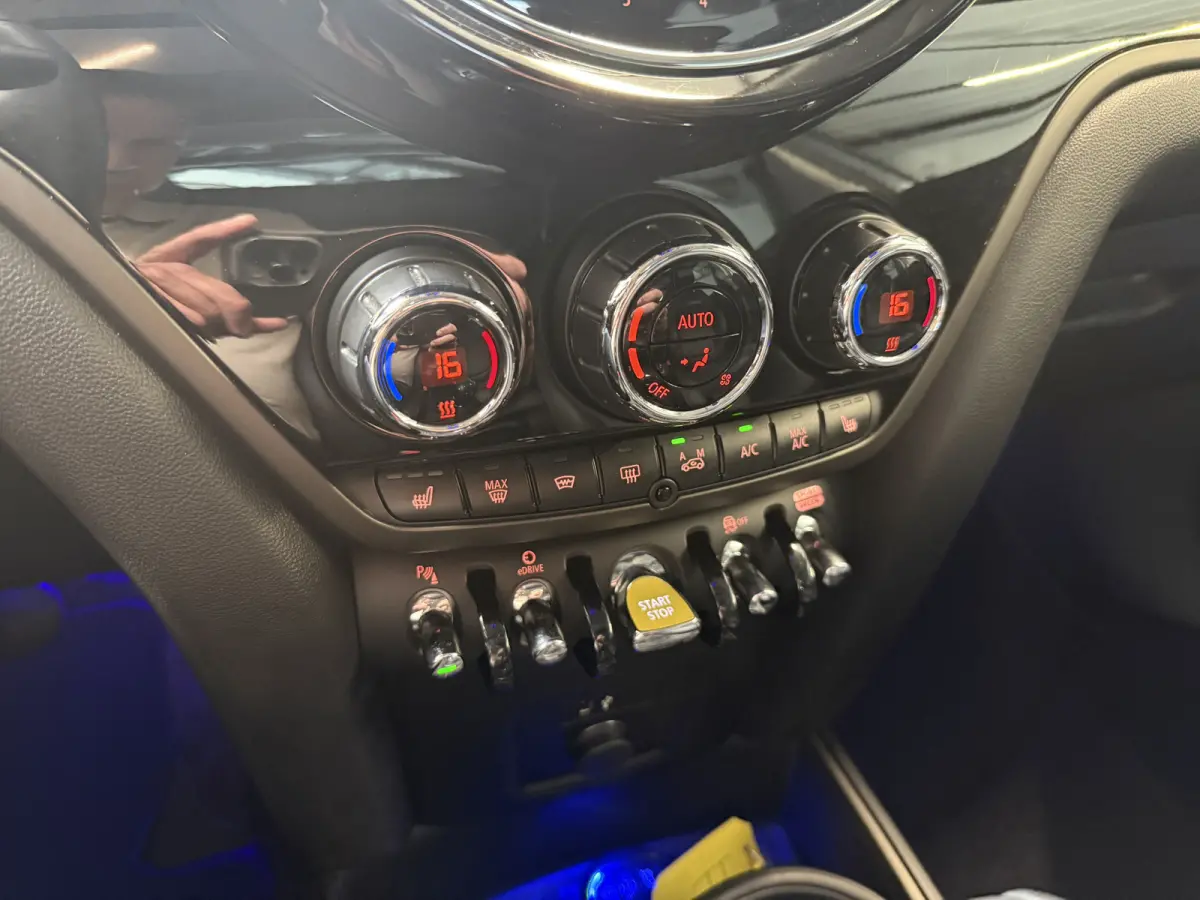 2.0 Cooper SE ALL4 Pano/H&K/Leder/Camera