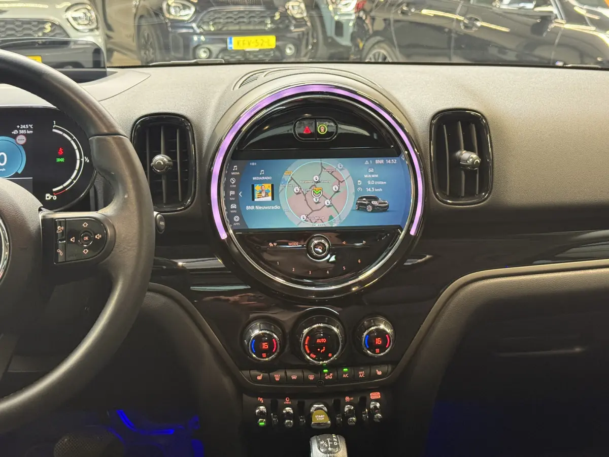 2.0 Cooper SE ALL4 Pano/H&K/Leder/Camera