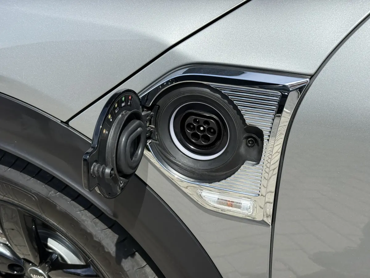 2.0 Cooper SE ALL4 Pano/H&K/Leder/Camera