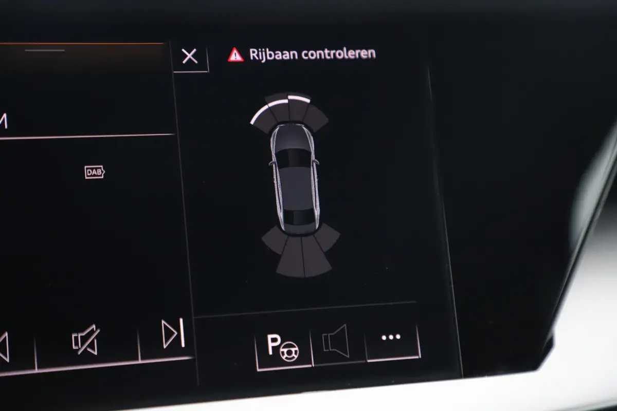 30 TFSI Advanced edition Automaat 18 inch RS Look Velgen Sportstoelen Full LED Navigatie Carplay Android Clima Cruise Lane Assist