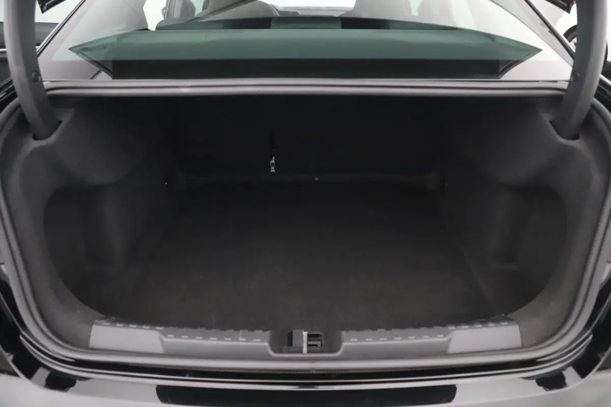 30 TFSI Advanced edition Automaat 18 inch RS Look Velgen Sportstoelen Full LED Navigatie Carplay Android Clima Cruise Lane Assist