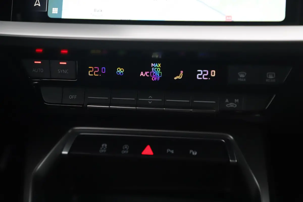 30 TFSI Advanced edition Automaat 18 inch RS Look Velgen Sportstoelen Full LED Navigatie Carplay Android Clima Cruise Lane Assist