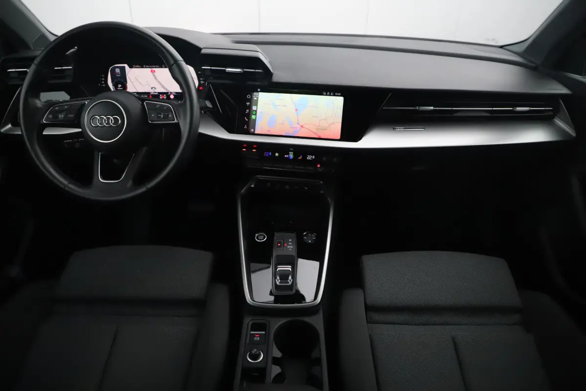 30 TFSI Advanced edition Automaat 18 inch RS Look Velgen Sportstoelen Full LED Navigatie Carplay Android Clima Cruise Lane Assist