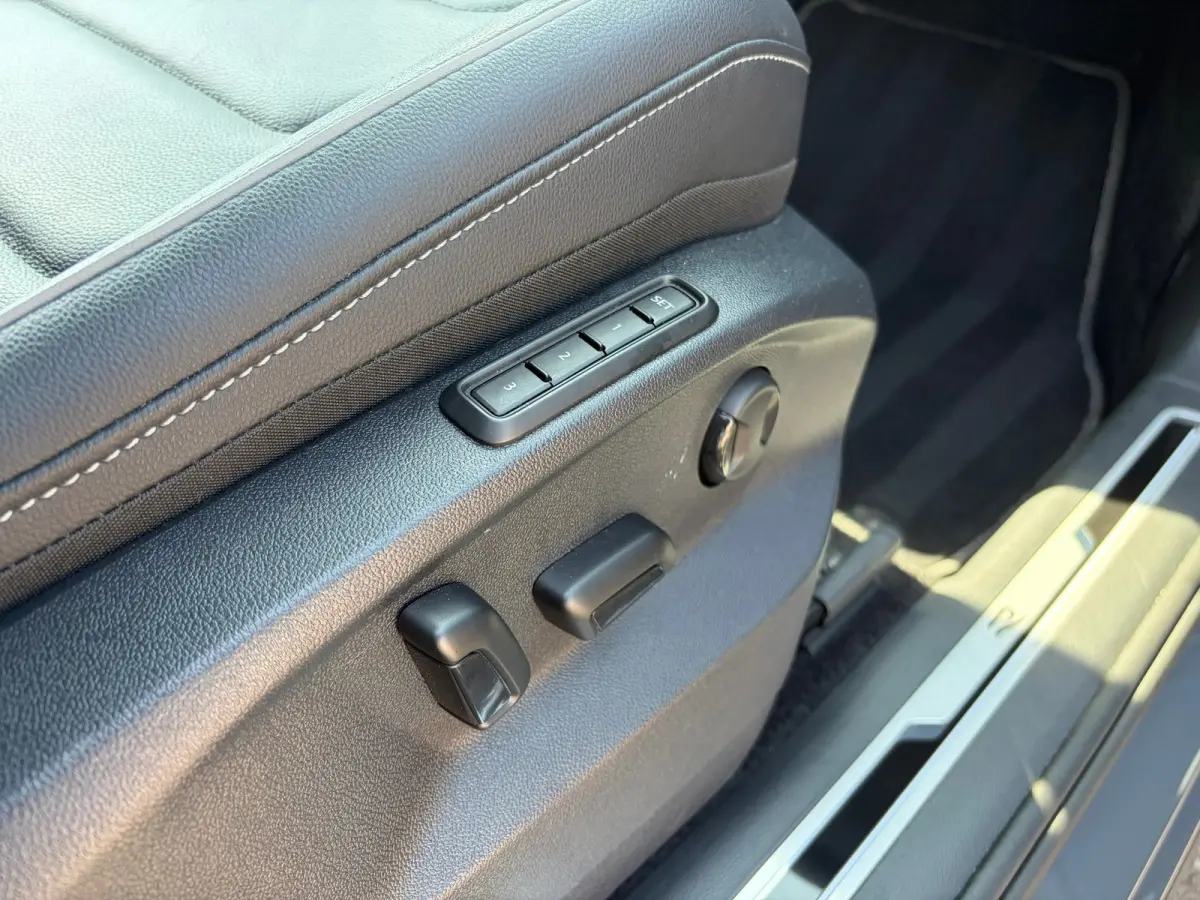 1.4 TSI eHybrid R-Line Business+|Rijklaar prijs|Leder|Trekhaak afn.|Memory|Camera|Dodehoek|Carplay|Navi|