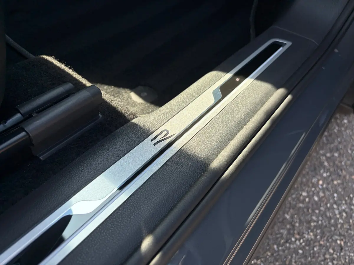 1.4 TSI eHybrid R-Line Business+|Rijklaar prijs|Leder|Trekhaak afn.|Memory|Camera|Dodehoek|Carplay|Navi|