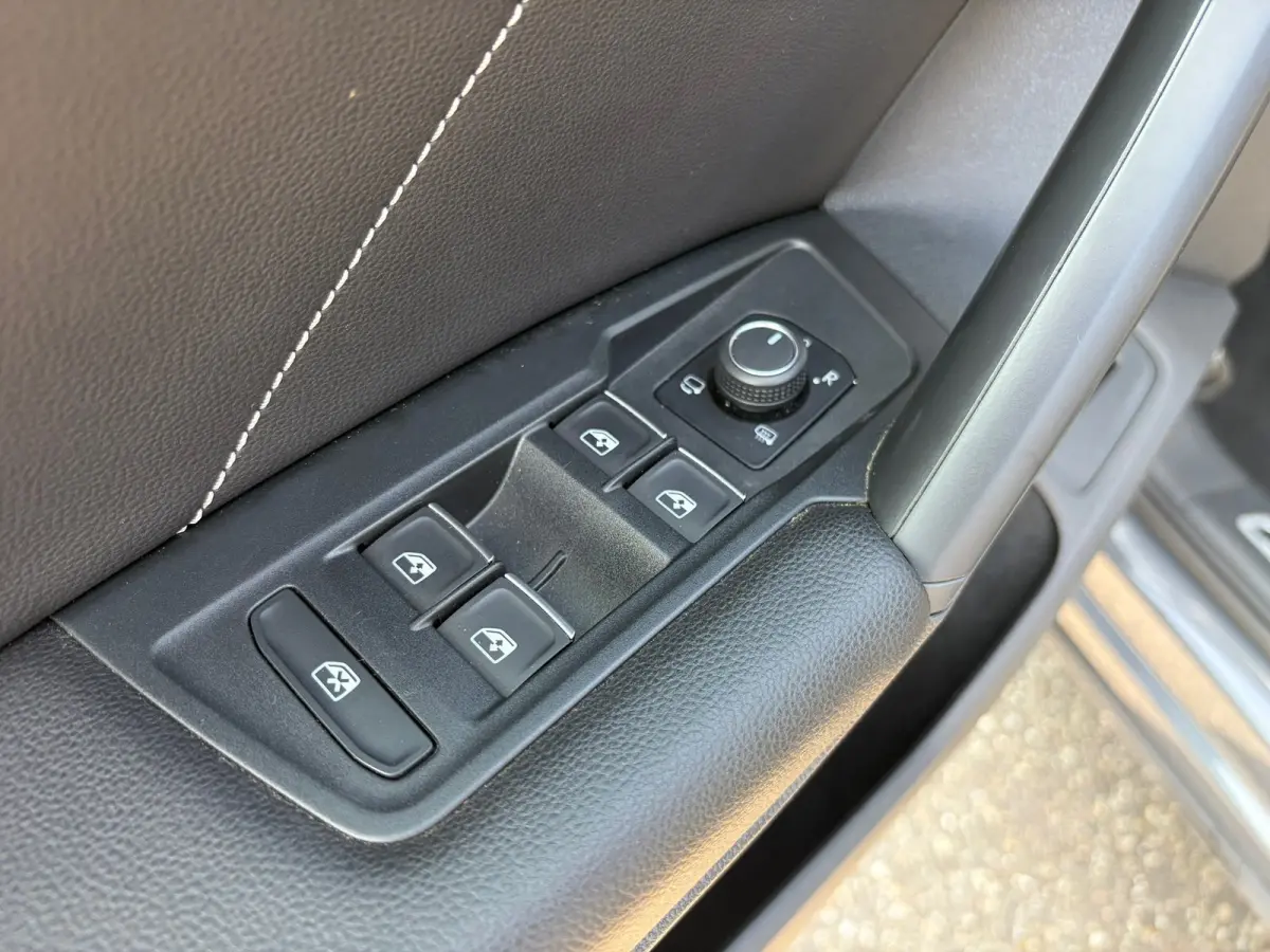 1.4 TSI eHybrid R-Line Business+|Rijklaar prijs|Leder|Trekhaak afn.|Memory|Camera|Dodehoek|Carplay|Navi|