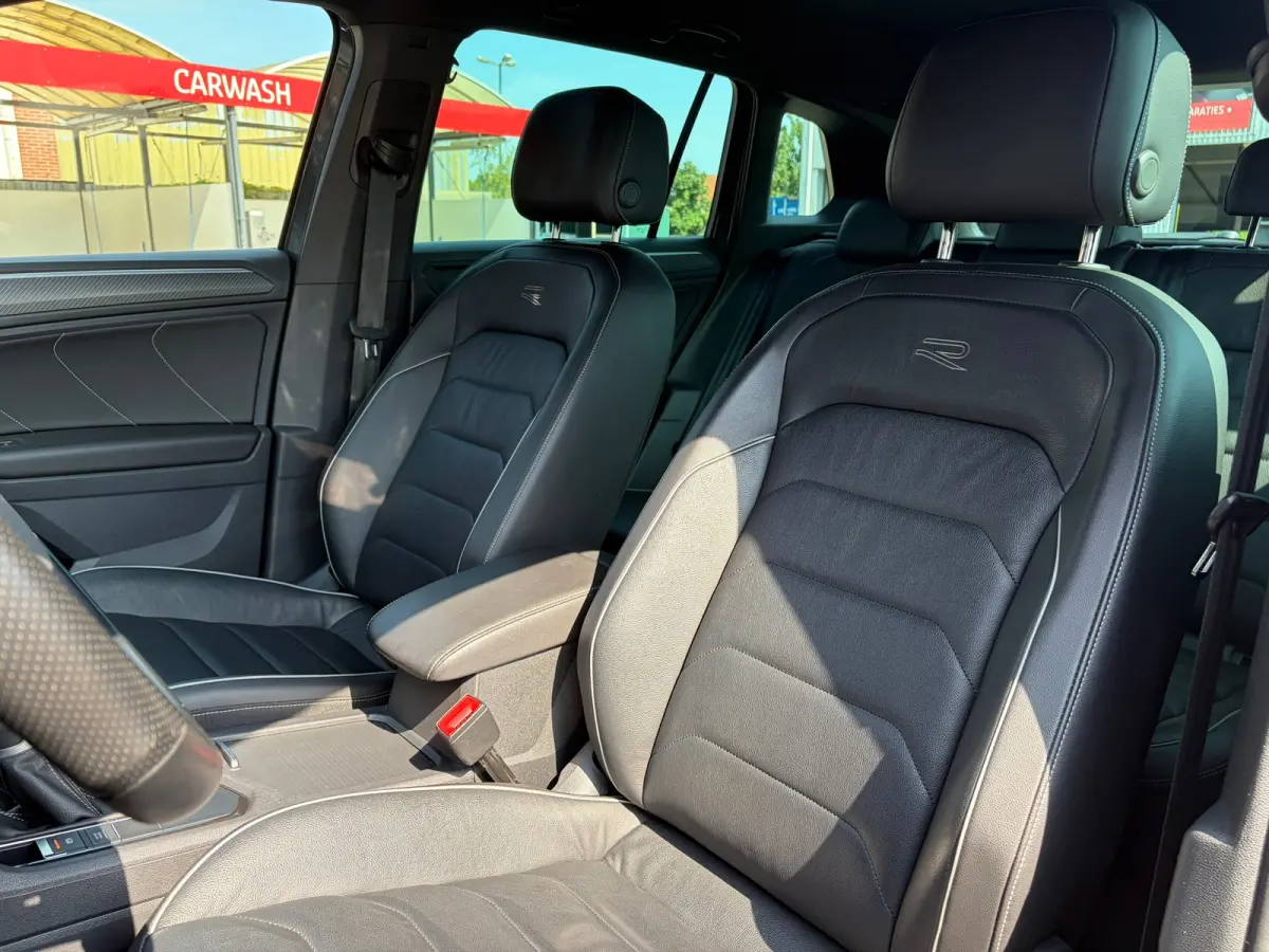 1.4 TSI eHybrid R-Line Business+|Rijklaar prijs|Leder|Trekhaak afn.|Memory|Camera|Dodehoek|Carplay|Navi|
