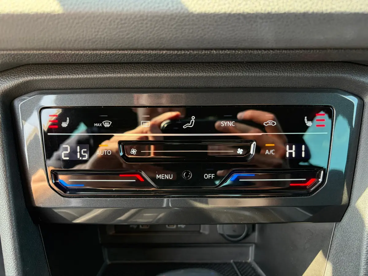 1.4 TSI eHybrid R-Line Business+|Rijklaar prijs|Leder|Trekhaak afn.|Memory|Camera|Dodehoek|Carplay|Navi|
