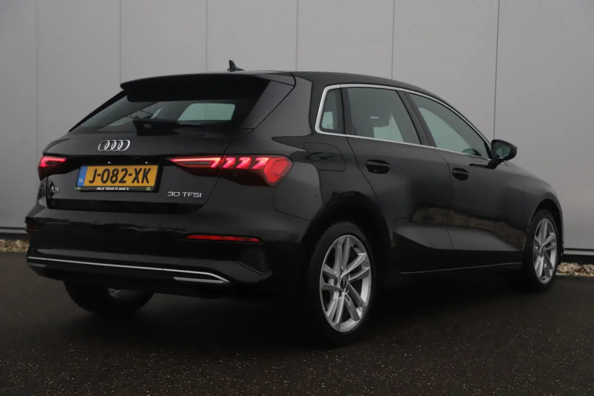 30 TFSI Advanced edition Automaat Leder Sportstoelen Stoelverwarming Virtual Navigatie Clima Cruise 17 inch LMV Full LED Lane Assist