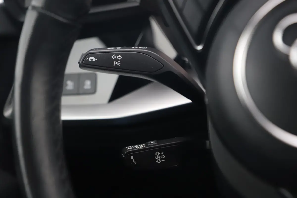 30 TFSI Advanced edition Automaat Leder Sportstoelen Stoelverwarming Virtual Navigatie Clima Cruise 17 inch LMV Full LED Lane Assist