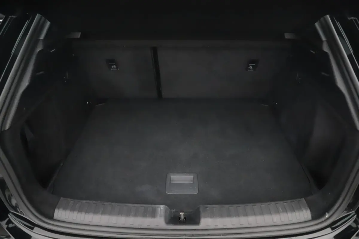 30 TFSI Advanced edition Automaat Leder Sportstoelen Stoelverwarming Virtual Navigatie Clima Cruise 17 inch LMV Full LED Lane Assist