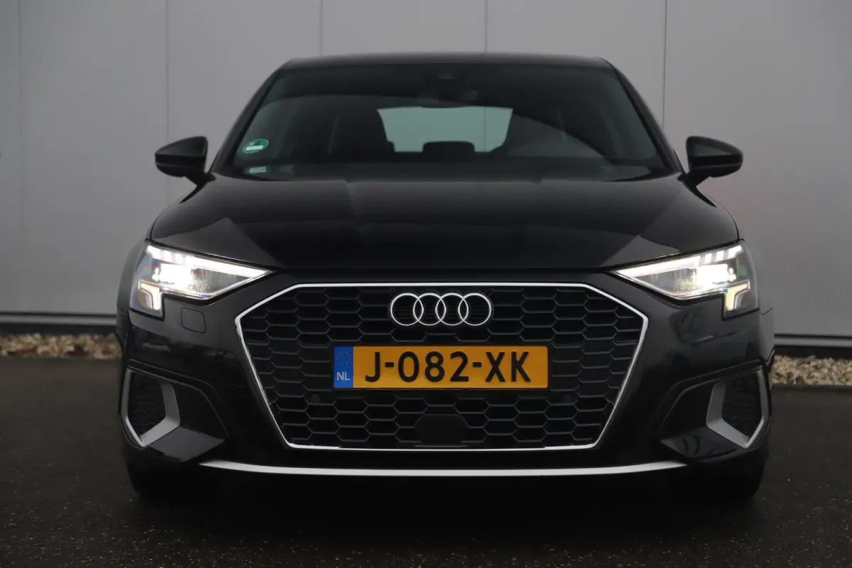 30 TFSI Advanced edition Automaat Leder Sportstoelen Stoelverwarming Virtual Navigatie Clima Cruise 17 inch LMV Full LED Lane Assist