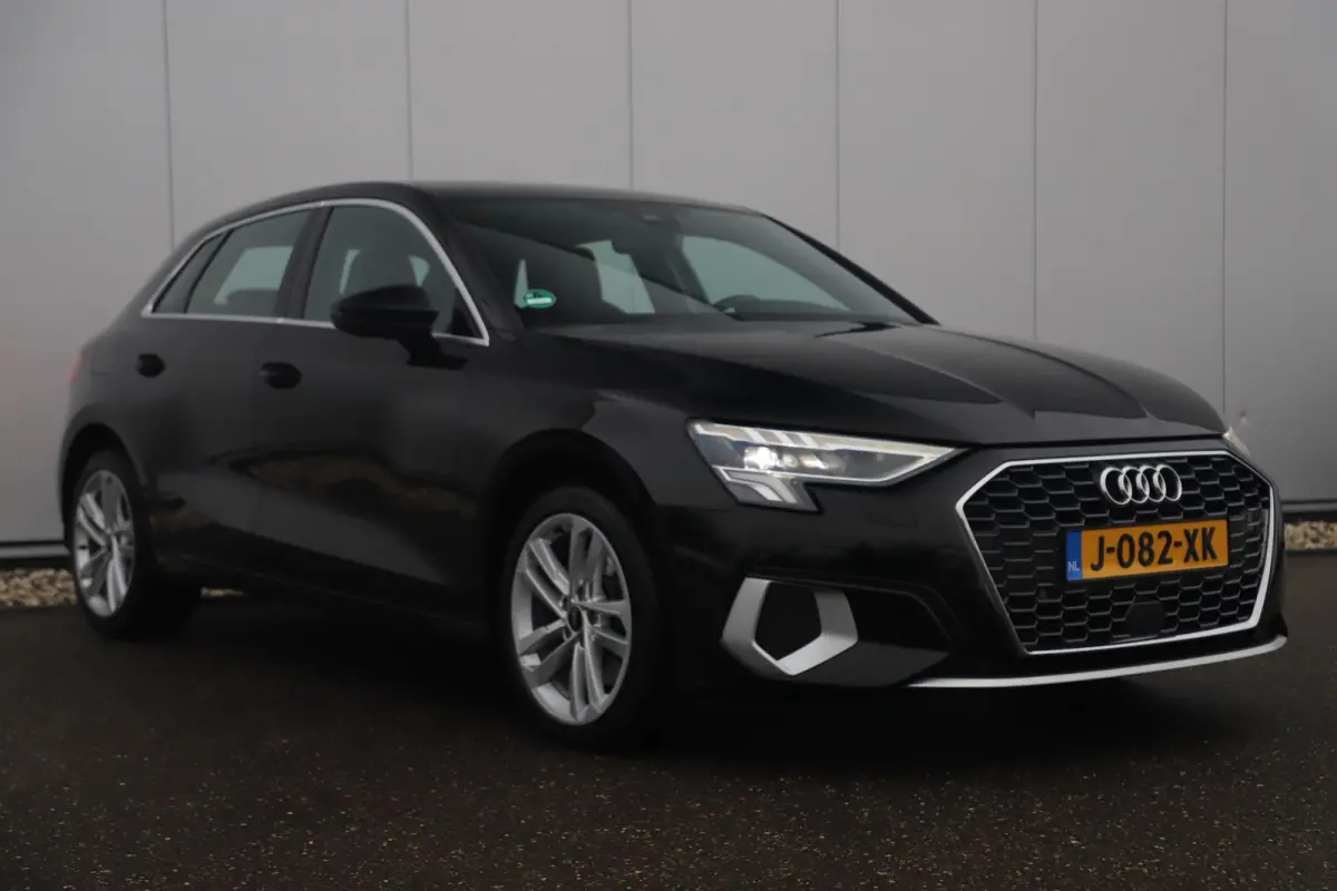 30 TFSI Advanced edition Automaat Leder Sportstoelen Stoelverwarming Virtual Navigatie Clima Cruise 17 inch LMV Full LED Lane Assist