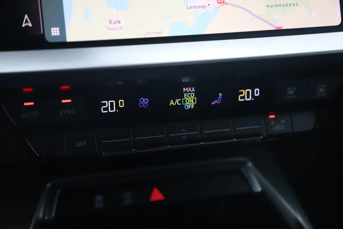30 TFSI Advanced edition Automaat Leder Sportstoelen Stoelverwarming Virtual Navigatie Clima Cruise 17 inch LMV Full LED Lane Assist