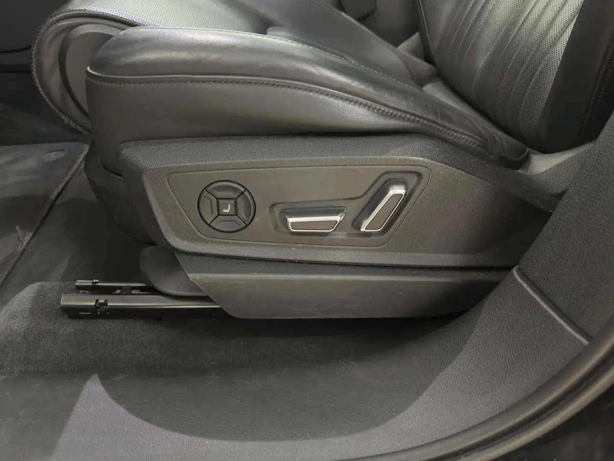 E-tron 55 quattro advanced Pro Line Plus 95 kWh|VOL OPTIES|PANO|HUD|SFEER|