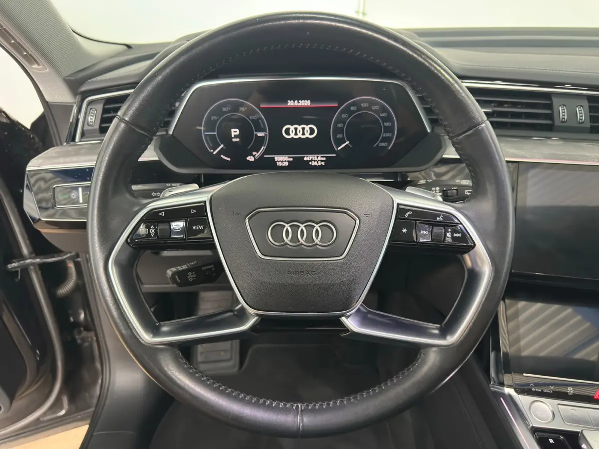 E-tron 55 quattro advanced Pro Line Plus 95 kWh|VOL OPTIES|PANO|HUD|SFEER|