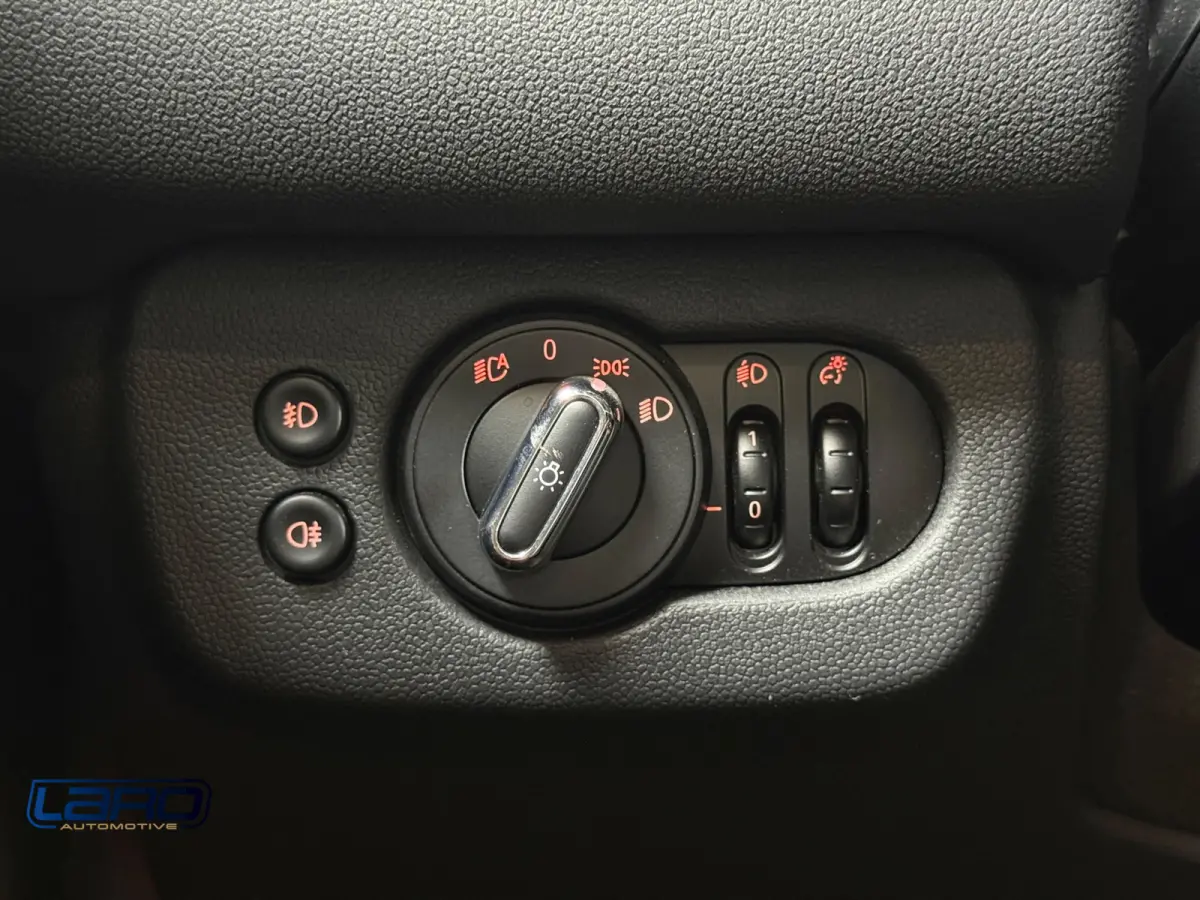 1.5 Cooper 136 pk Aut. | Leer ACC LED CarPlay Climate Stoelver. Chili
