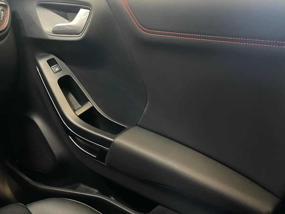 1.0 EcoBoost ST-Line X | NL auto | Clima | B&O | Navi | Apple Carplay | 18''