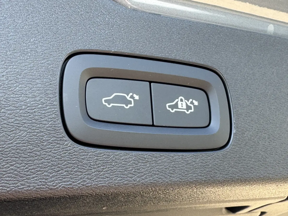 2.0 B5 AWD Keyless /12mnd Garantie / Leder / 20'' Harman K./ Apple / 4NW Banden / Adaptive / Str verw / Org NL