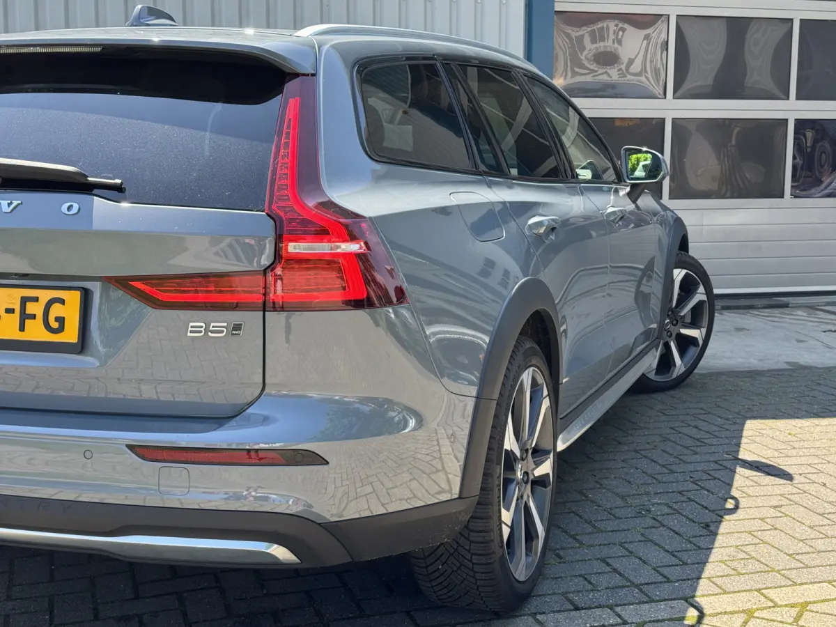 2.0 B5 AWD Keyless /12mnd Garantie / Leder / 20'' Harman K./ Apple / 4NW Banden / Adaptive / Str verw / Org NL