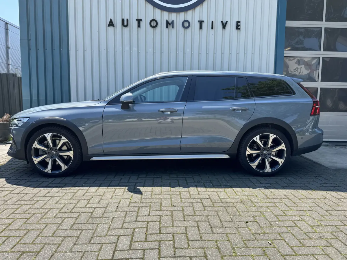 2.0 B5 AWD Keyless /12mnd Garantie / Leder / 20'' Harman K./ Apple / 4NW Banden / Adaptive / Str verw / Org NL
