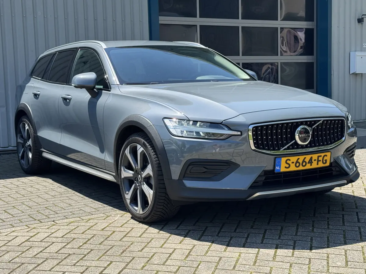 2.0 B5 AWD Keyless /12mnd Garantie / Leder / 20'' Harman K./ Apple / 4NW Banden / Adaptive / Str verw / Org NL