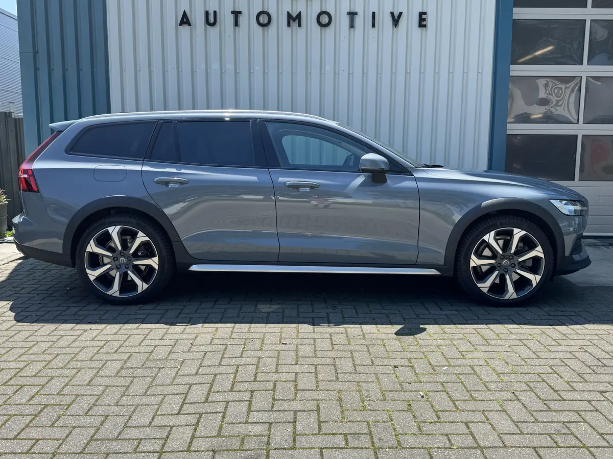 2.0 B5 AWD Keyless /12mnd Garantie / Leder / 20'' Harman K./ Apple / 4NW Banden / Adaptive / Str verw / Org NL