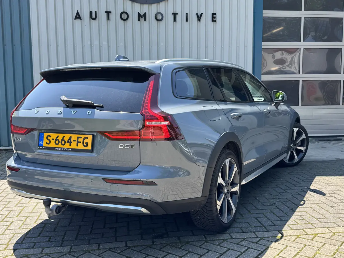 2.0 B5 AWD Keyless /12mnd Garantie / Leder / 20'' Harman K./ Apple / 4NW Banden / Adaptive / Str verw / Org NL