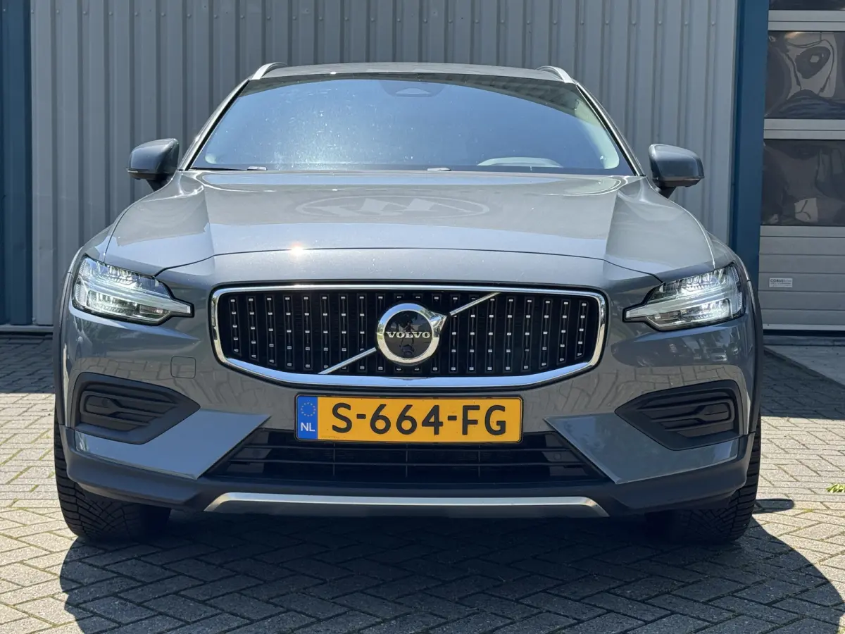 2.0 B5 AWD Keyless /12mnd Garantie / Leder / 20'' Harman K./ Apple / 4NW Banden / Adaptive / Str verw / Org NL