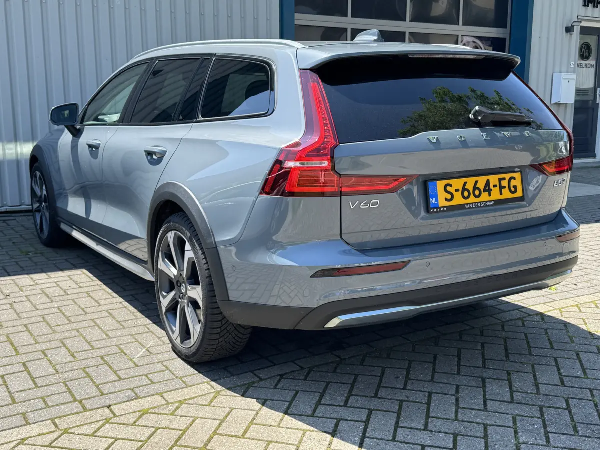 2.0 B5 AWD Keyless /12mnd Garantie / Leder / 20'' Harman K./ Apple / 4NW Banden / Adaptive / Str verw / Org NL