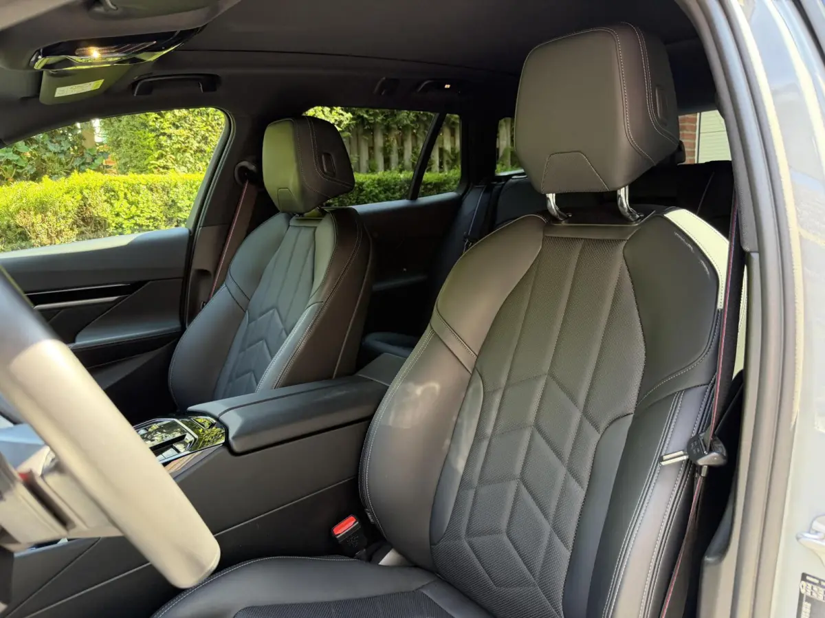 BMW 530e M Sport PRO Edition|Pano |Adapt |H&K |Trek BMW 5-serie 530e M Sport PRO Edition|Pano |Adapt |H&K |Trek