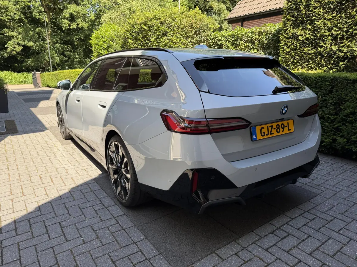 BMW 530e M Sport PRO Edition|Pano |Adapt |H&K |Trek BMW 5-serie 530e M Sport PRO Edition|Pano |Adapt |H&K |Trek